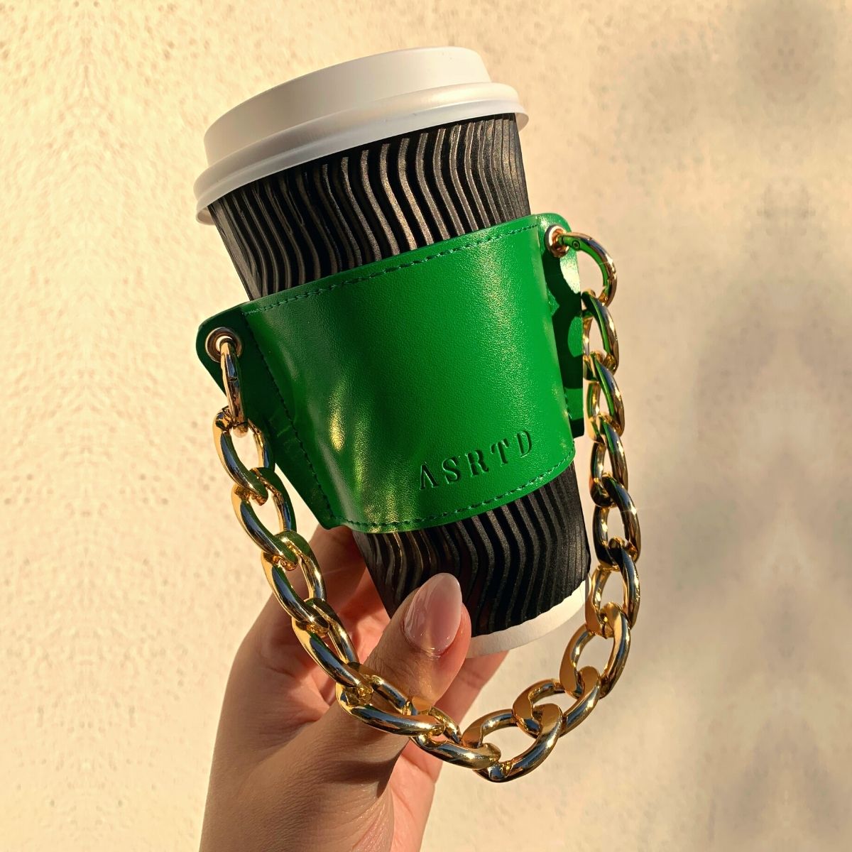 Reusable-Cup-Sleeve-Green-Vegan-Leather-Gold-Chain-Front